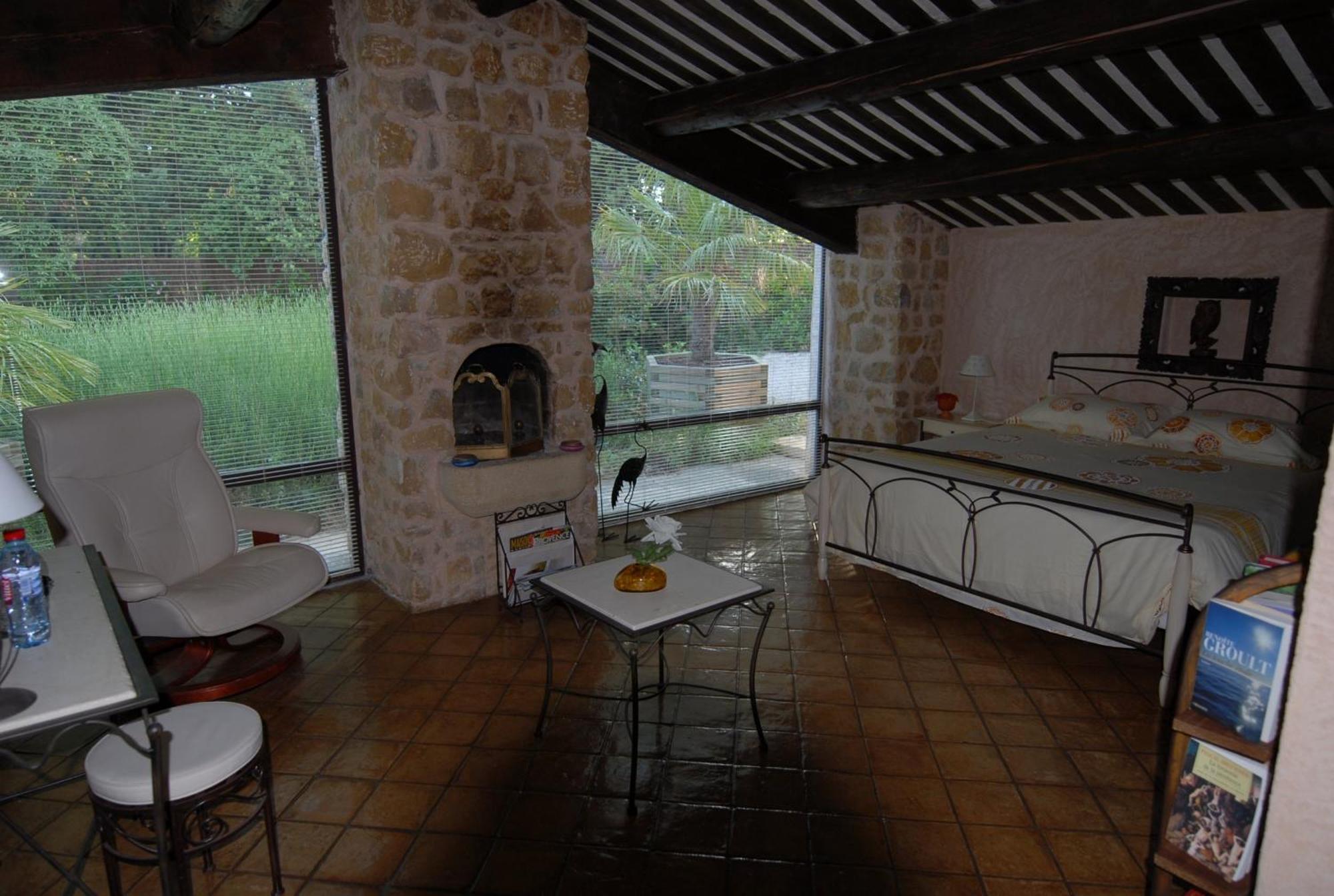 La Ferme Bed & Breakfast Saint-Marc-Jaumegarde Dış mekan fotoğraf