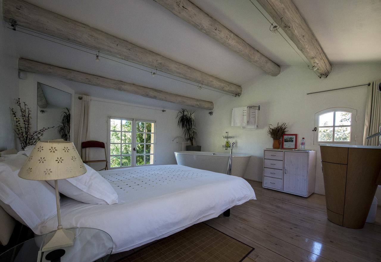 La Ferme Bed & Breakfast Saint-Marc-Jaumegarde Dış mekan fotoğraf
