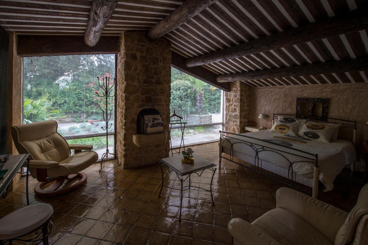 La Ferme Bed & Breakfast Saint-Marc-Jaumegarde Dış mekan fotoğraf